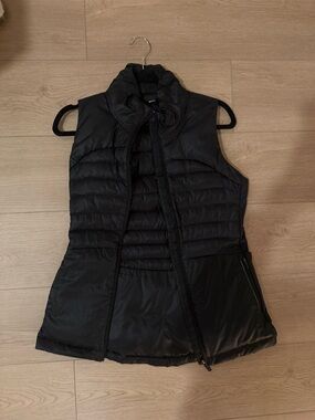 Lululemon Black Puffer Vest